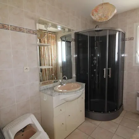 Maison Au Calme à Les Bains - Lbo000-629 *